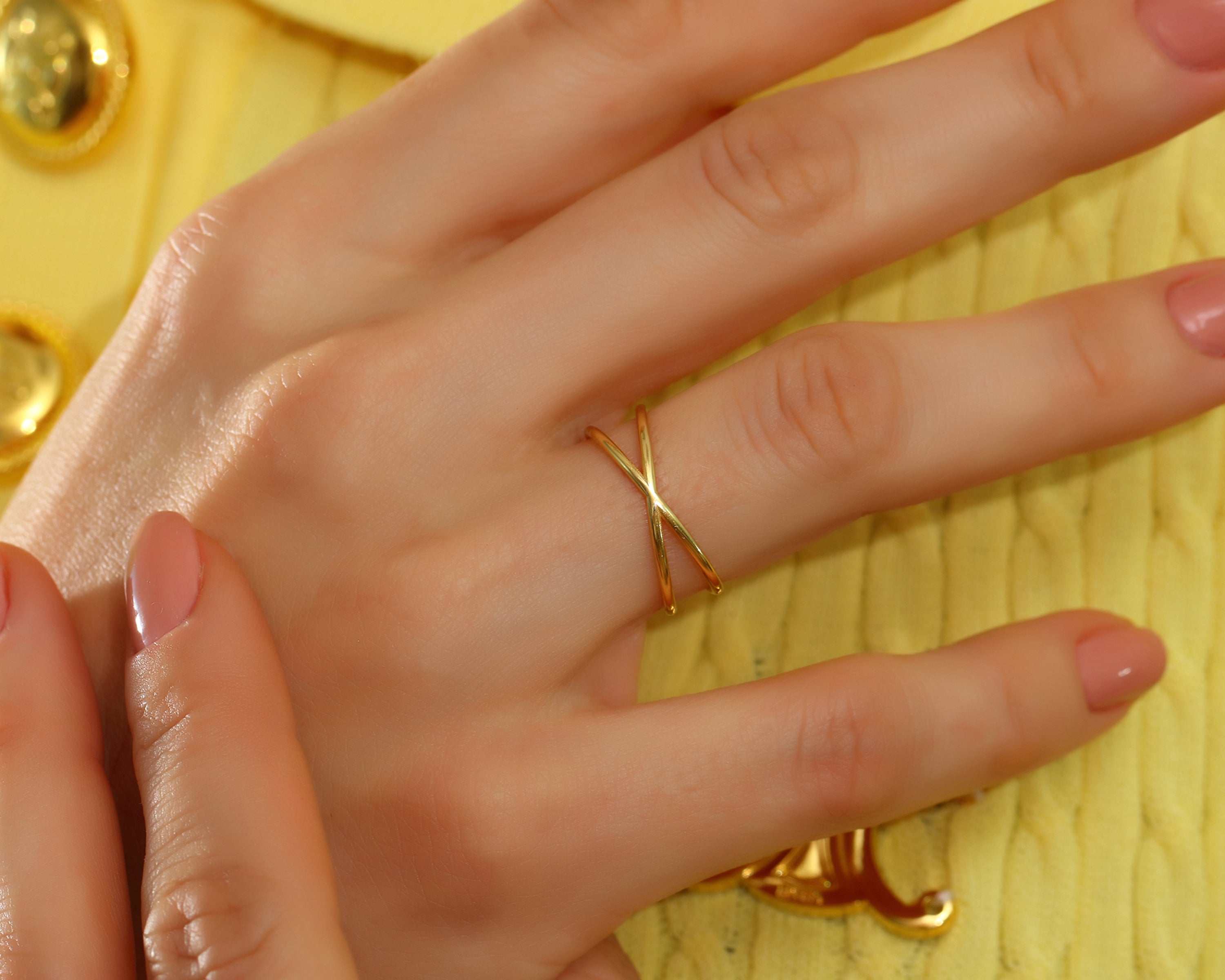 Crossover Ring