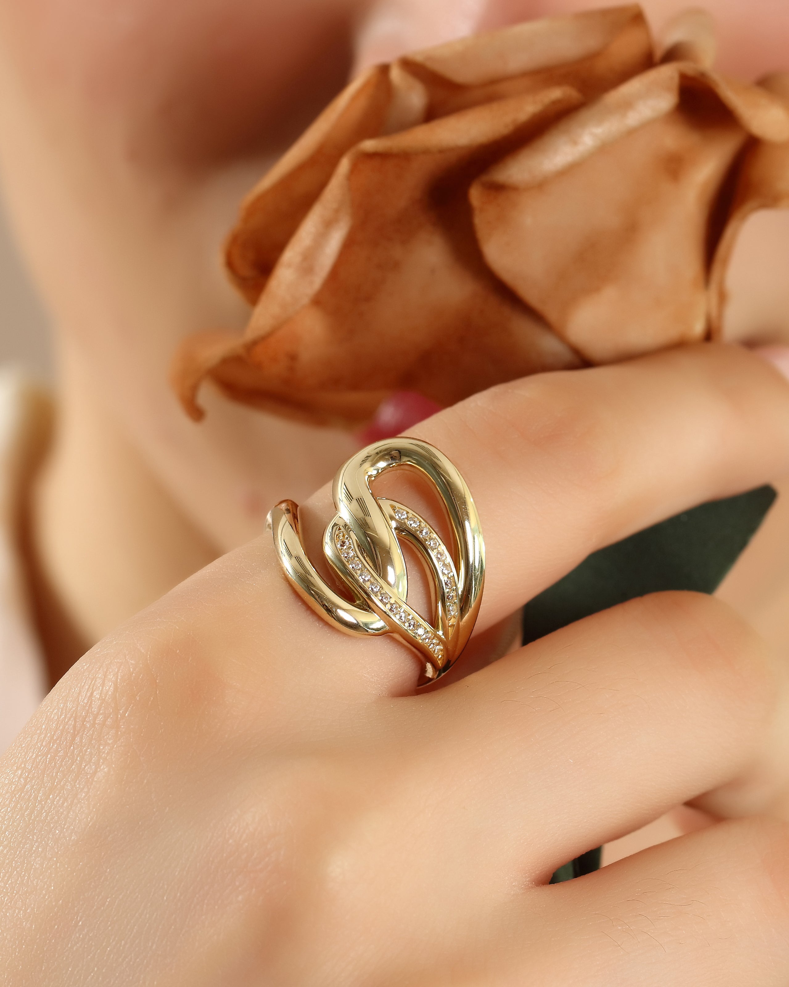 Freeform Swirl Solid Gold Ring
