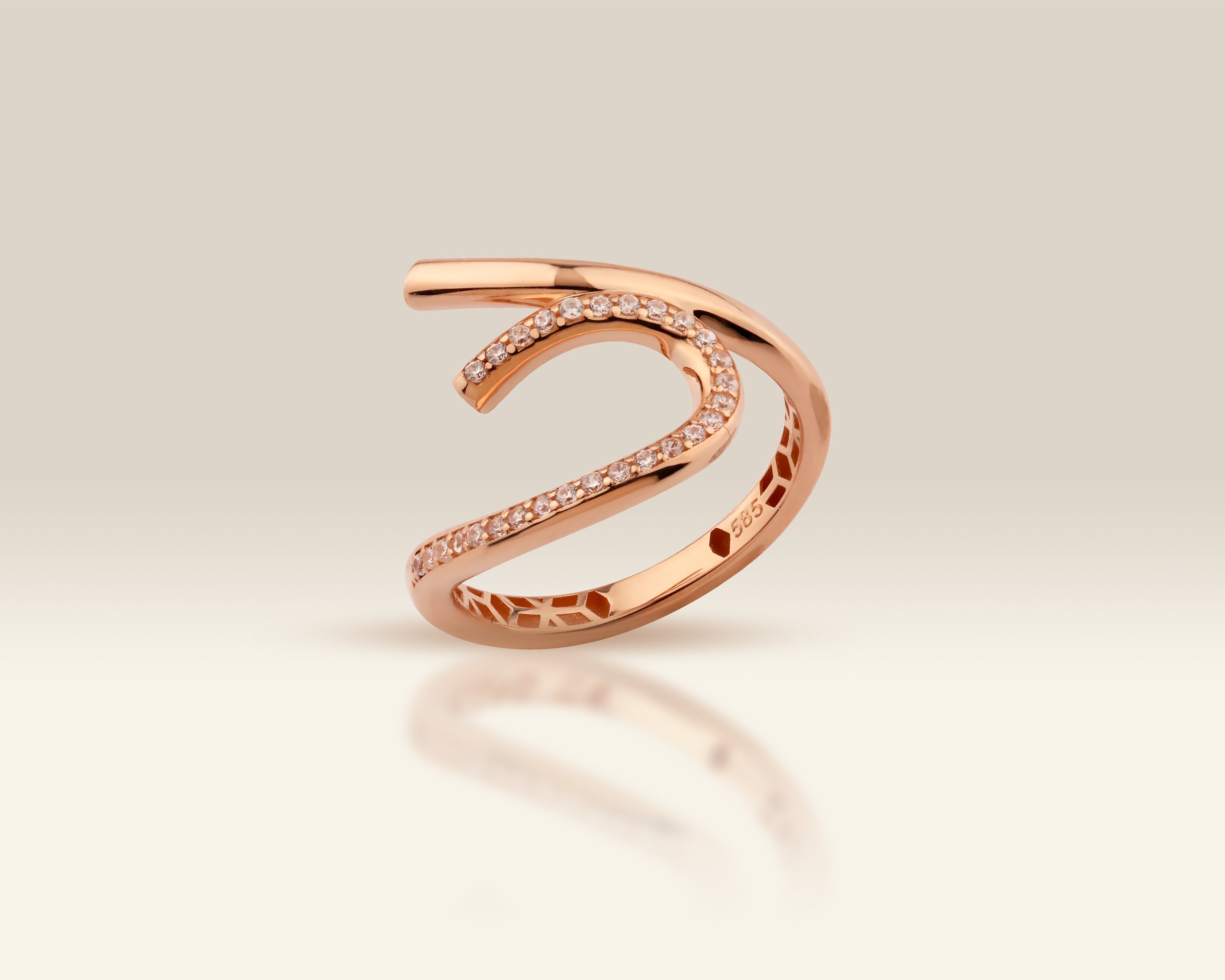 Minimalist Open Curve Ring in Solid Gold
