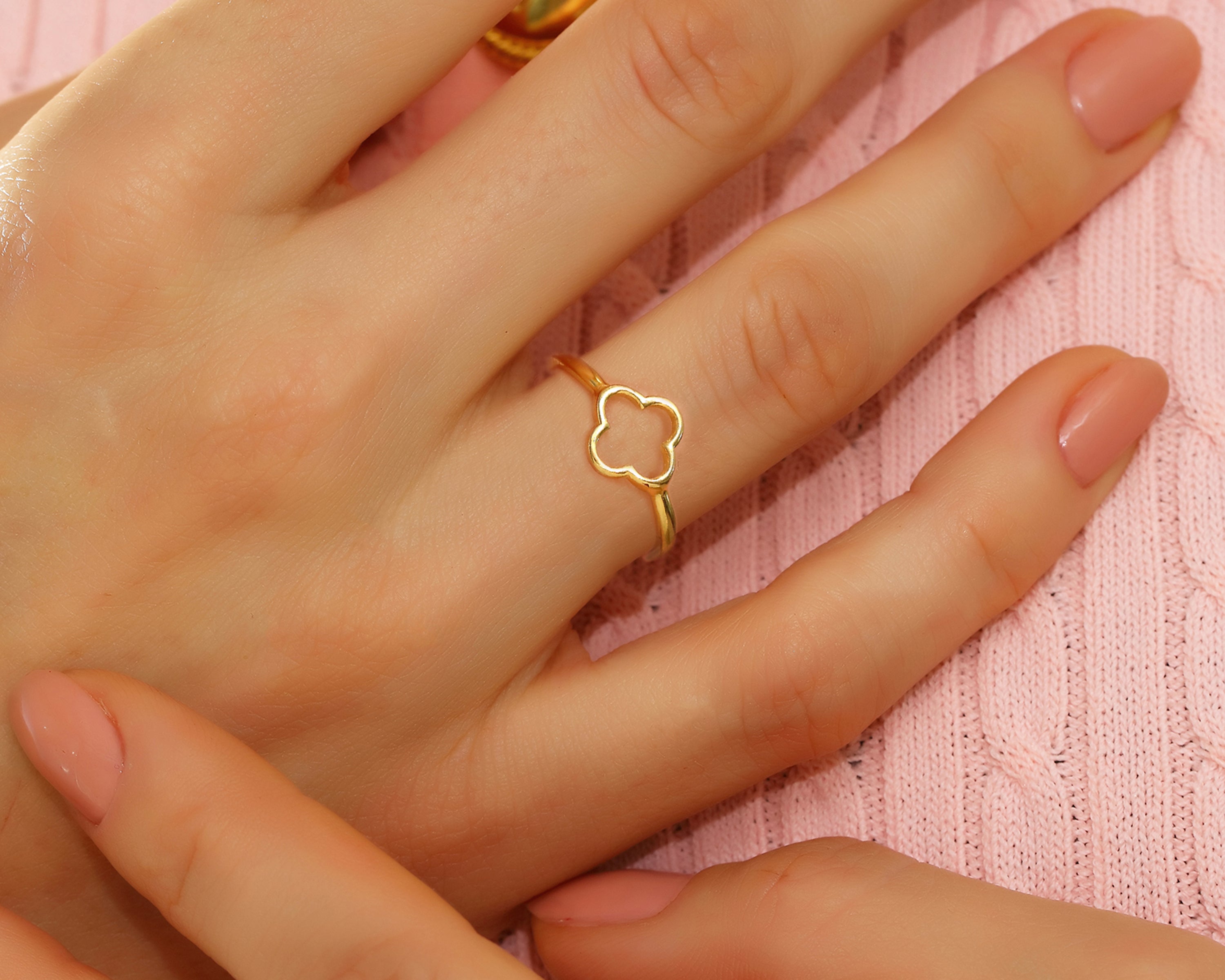 Delicate Clover Gold Ring