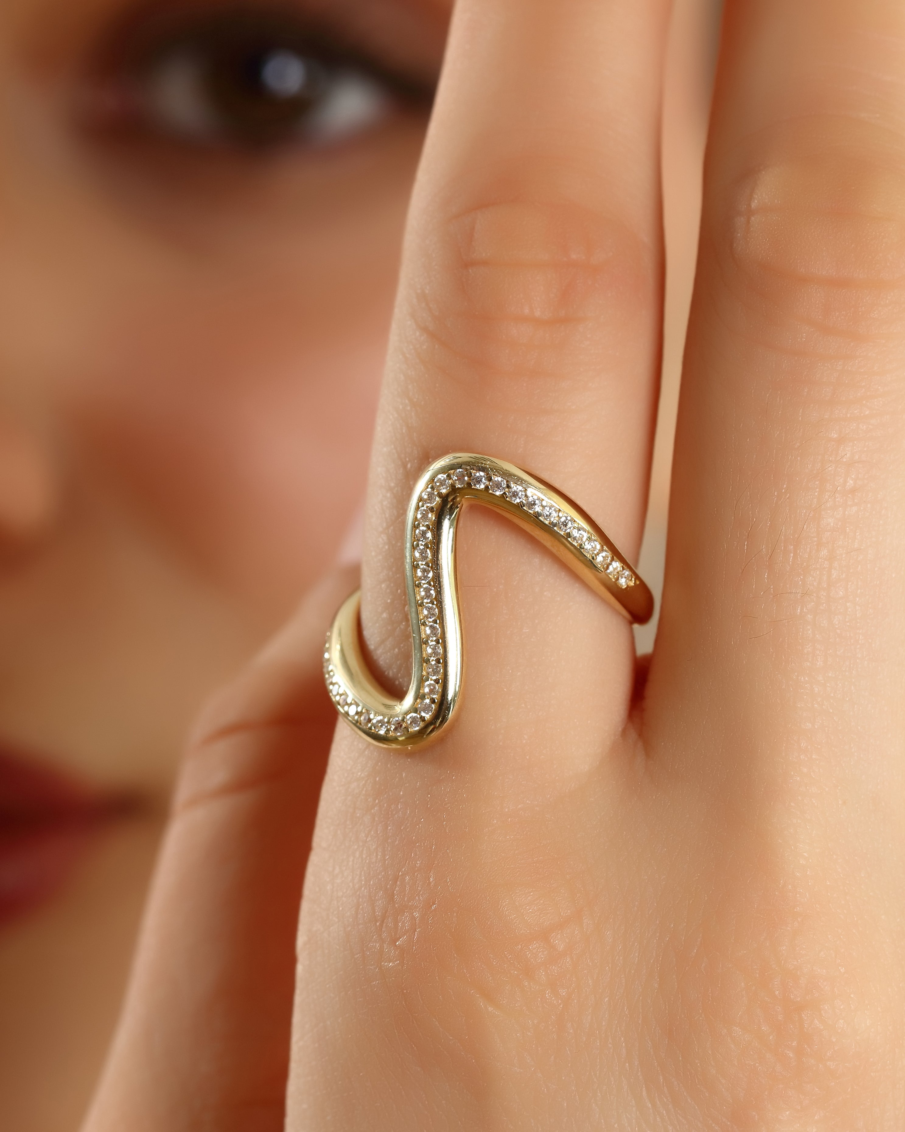Gold Wave Stacking Ring | Everyday Elegance