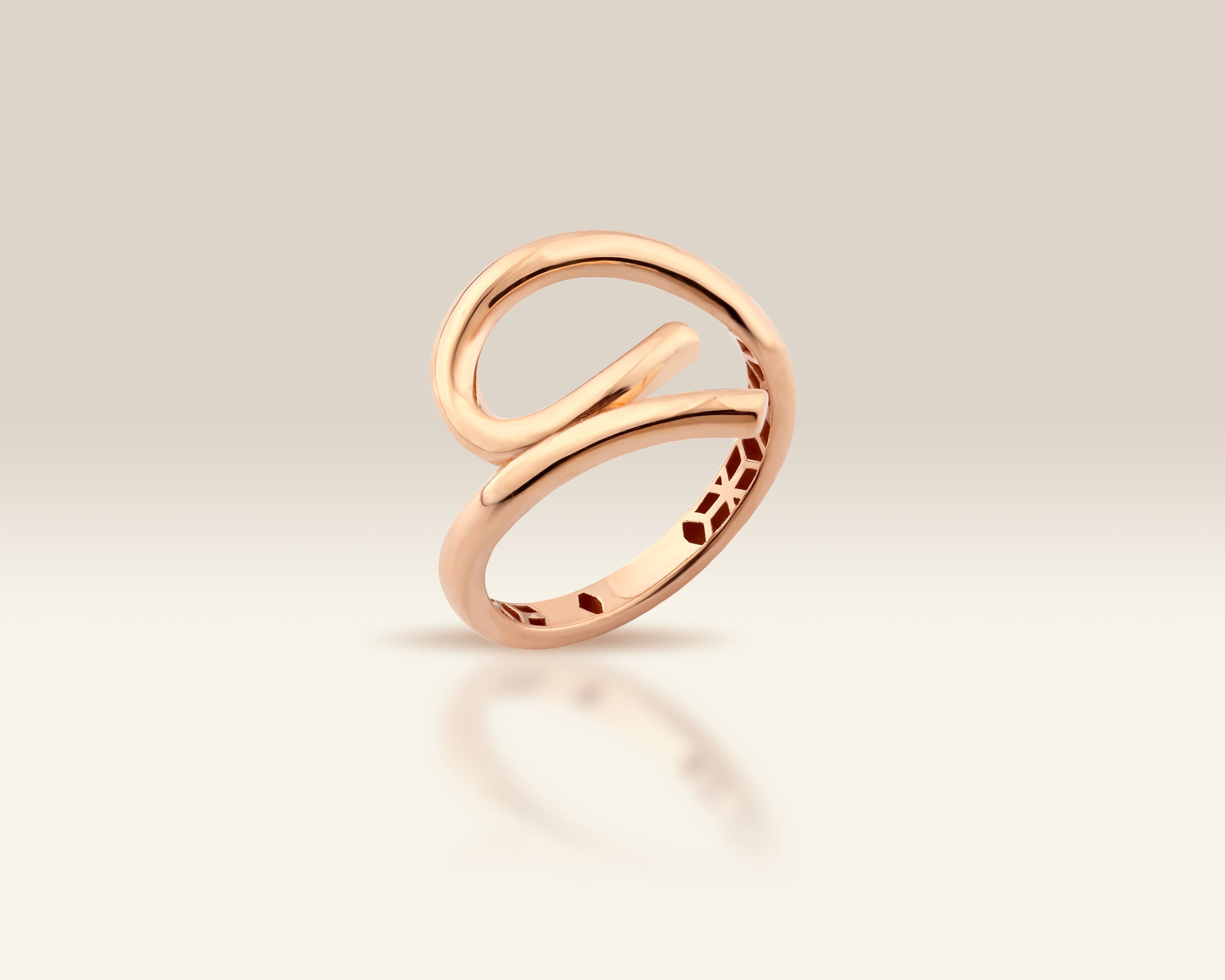 Swirl Band Statement Ring in Gold